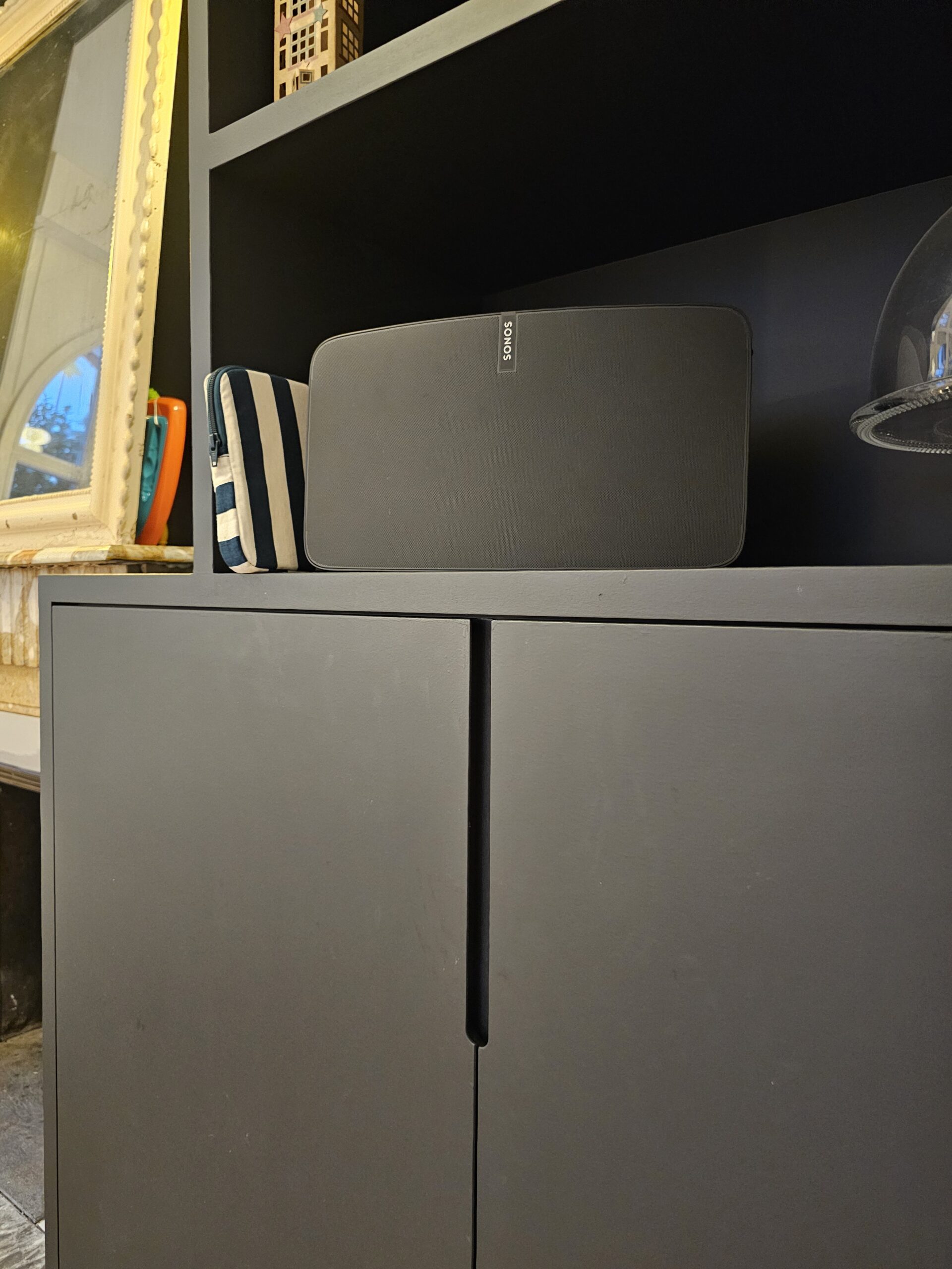 rénovation d'une maison basque à Pau : pièce par pièce, cuisine et salles de bain repensées, bibliothèque et verrière sur mesure.