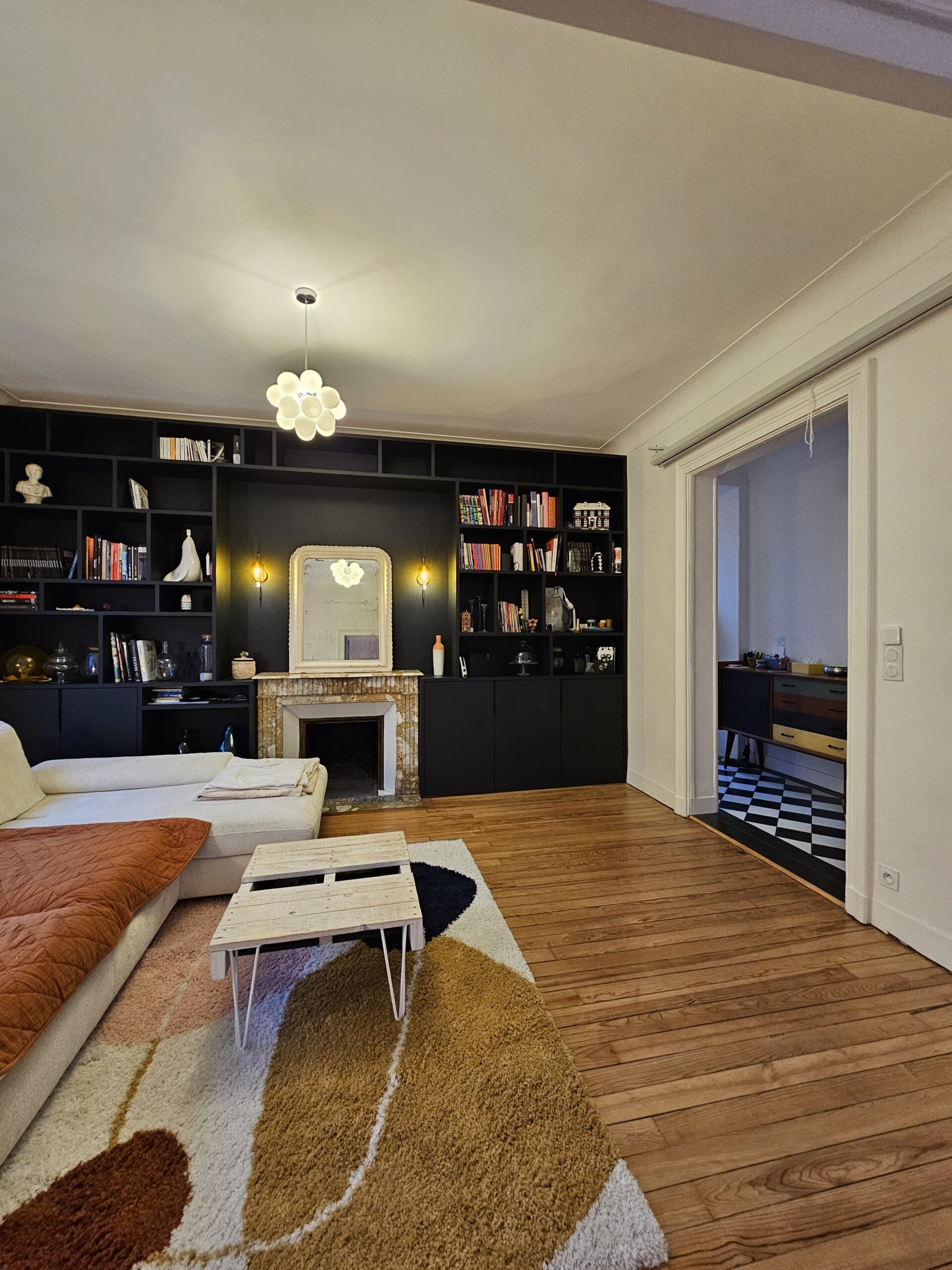 rénovation d'une maison basque à Pau : pièce par pièce, cuisine et salles de bain repensées, bibliothèque et verrière sur mesure.