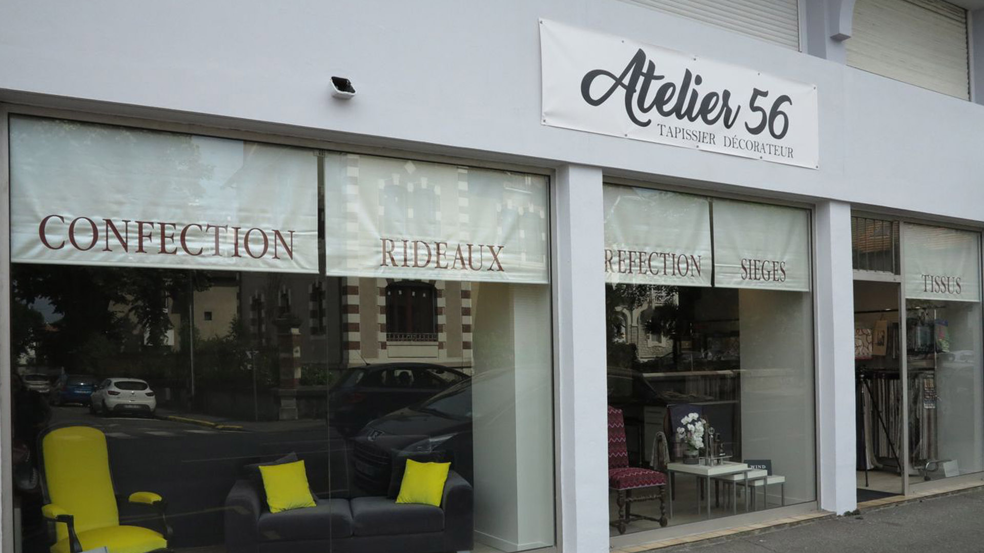 Rénovation complète d’un atelier par Atelier 56 pour moderniser les espaces, améliorer le confort et la fonctionnalité.