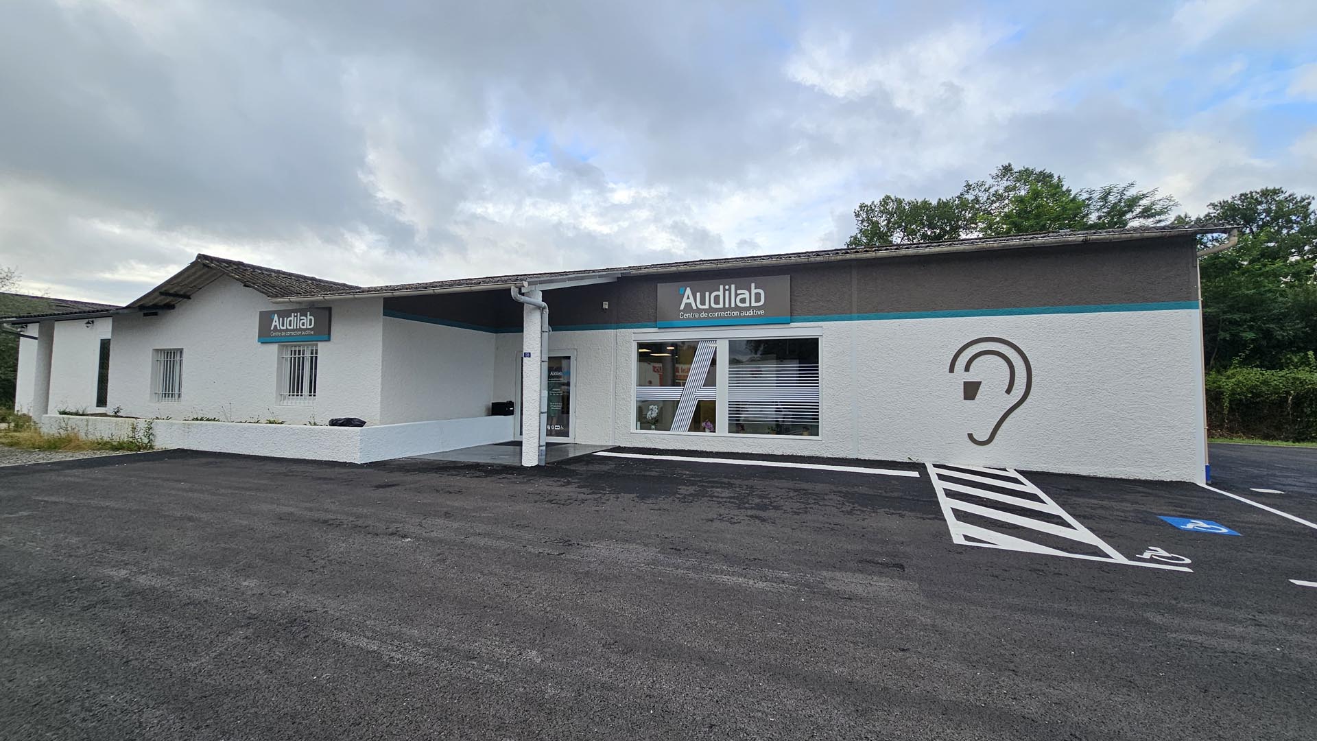 Rénovation d’un centre Audilab visant à moderniser les espaces et à créer un environnement fonctionnel, accueillant et adapté aux soins auditifs.