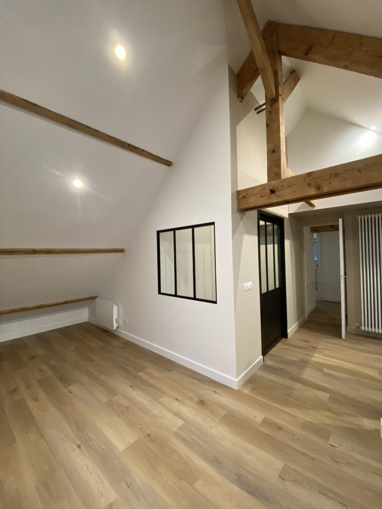 Nous révélons tout le potentiel de vos combles grâce à une conception sur mesure.
